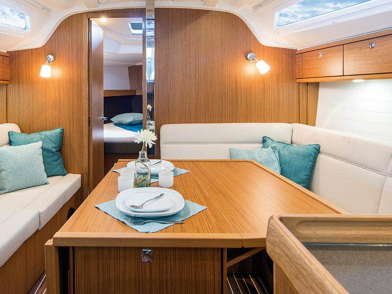 Book yachts online - sailboat - Bavaria Cruiser 37 - CL -37C-18-I - rent