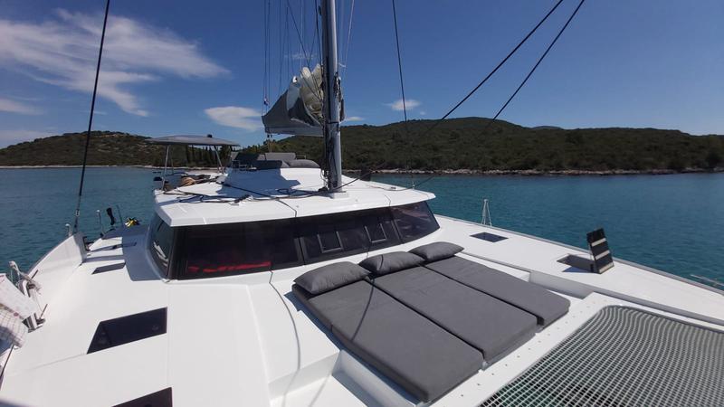 Book yachts online - catamaran - Saona 47 - DESAFINADO - rent