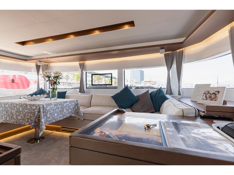 Book yachts online - catamaran - Lagoon 50 LUX - PRINCESS KISS - rent