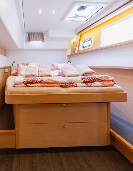 Book yachts online - catamaran - Lagoon 450 F - SMILE I - rent