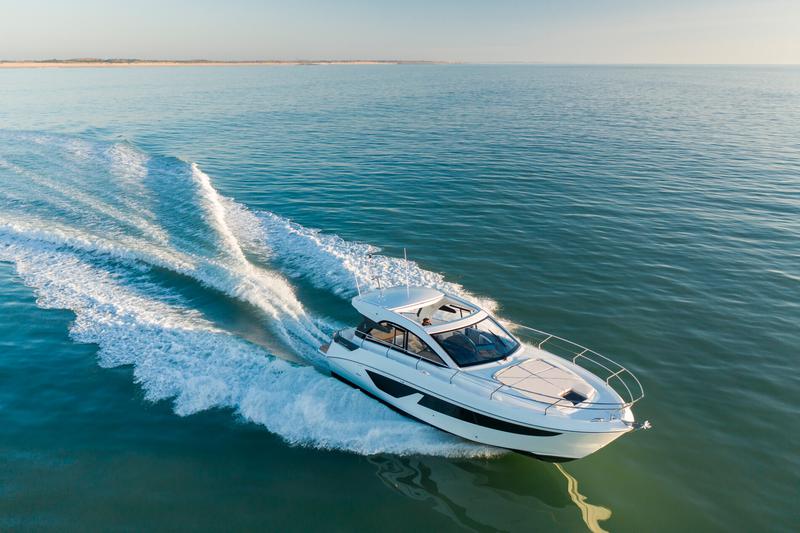 Book yachts online - motorboat - Gran Turismo 41 - MIAMI VICE - rent