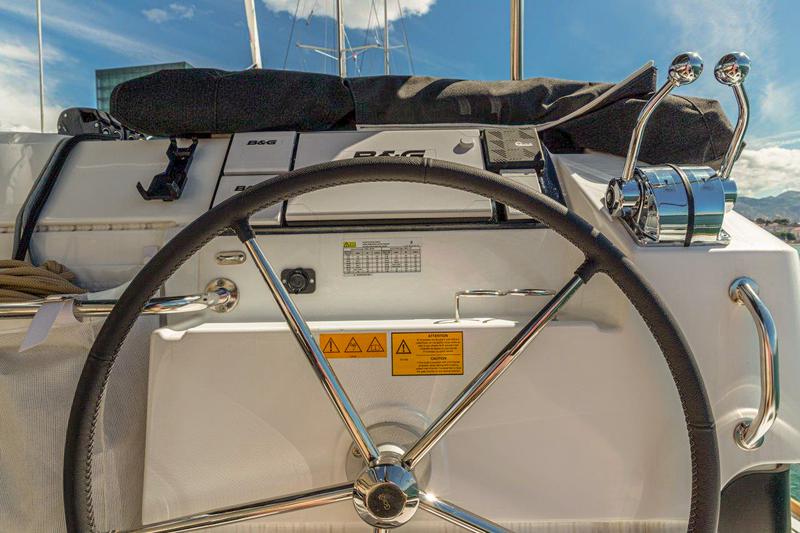Book yachts online - catamaran - Lagoon 40 - SAILOR MOON - rent