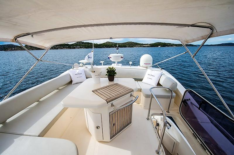 Book yachts online - motorboat - Azimut 47 Fly - Skyfall MY - rent