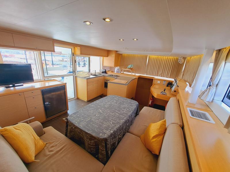 Book yachts online - catamaran - LAGOON 450 - LLUNA - 6-BI-3-62-21 - rent