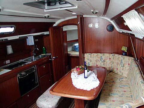 Book yachts online - sailboat - Bavaria 36 - Livelula - rent