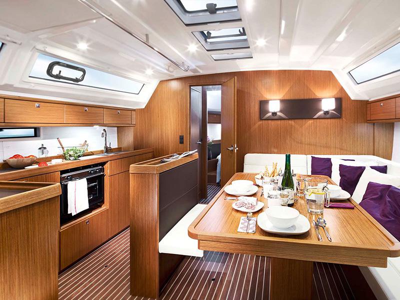 Book yachts online - sailboat - Bavaria Cruiser 46 - Astro - rent