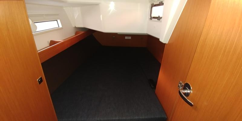 Book yachts online - sailboat - Bavaria Cruiser 37 - ALEGRIA - rent