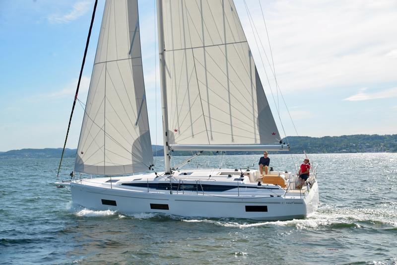 Book yachts online - sailboat - Bavaria C 42 - KIRKA - rent