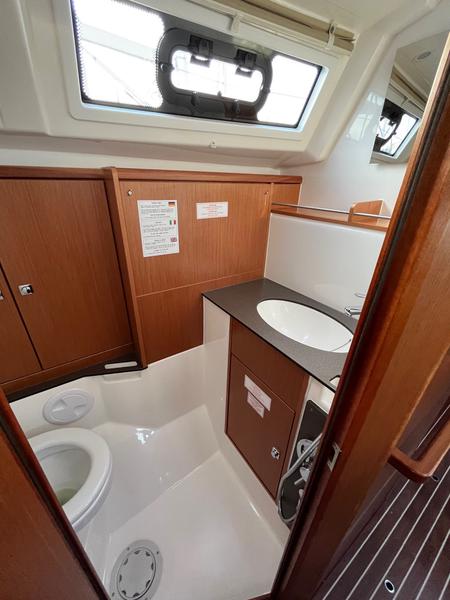 Book yachts online - sailboat - Bavaria Cruiser 37 - AMALIA - rent