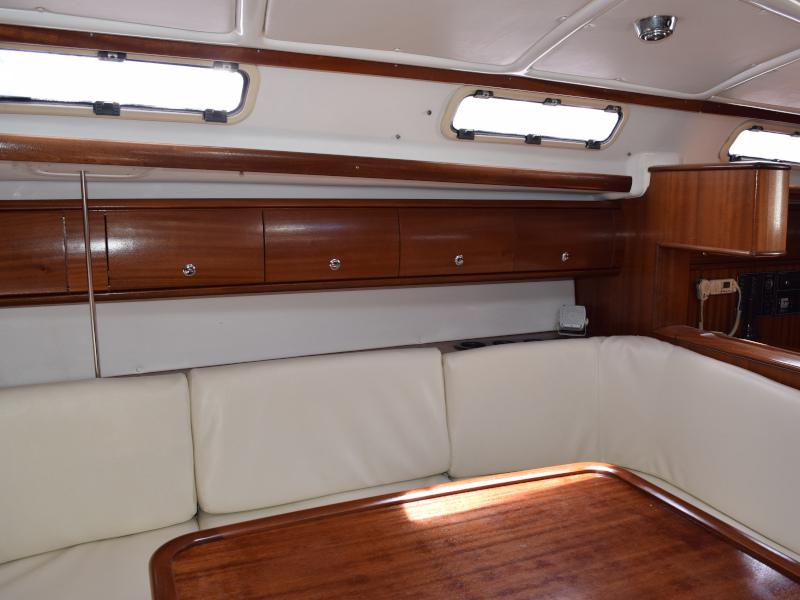 Book yachts online - sailboat - Bavaria 44 - Nina - rent