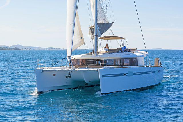 Book yachts online - catamaran - Lagoon 450  Fly A/C &amp; GEN &amp; WM - CASSIOPEIA II - rent