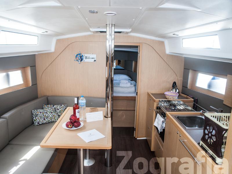 Book yachts online - sailboat - Oceanis 38 - Zografia - rent