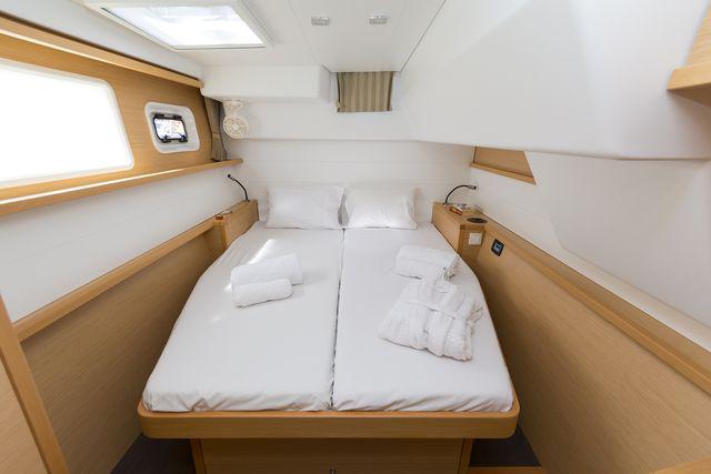 Book yachts online - catamaran - Lagoon 450  Fly A/C &amp; GEN &amp; WM - Caretta Nana - rent
