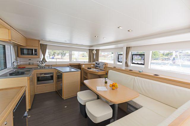 Book yachts online - catamaran - Lagoon 450  Fly A/C &amp; GEN &amp; WM - Caretta Nana - rent