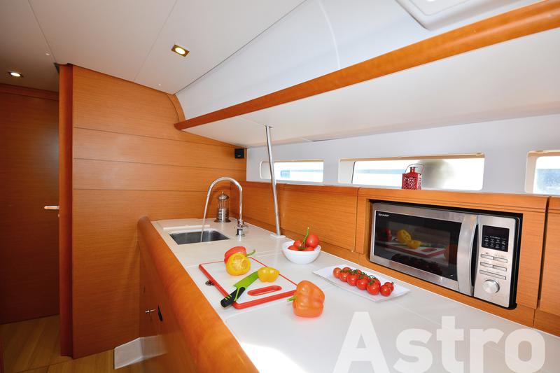 Book yachts online - sailboat - Sun Odyssey 509 - Astro - rent