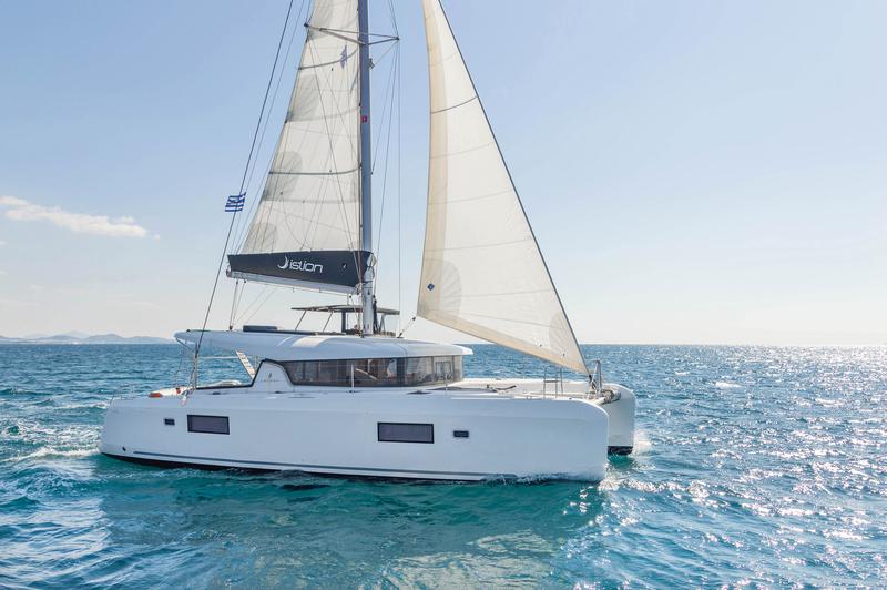 Book yachts online - catamaran - Lagoon 42 A/C &amp; GEN &amp; WM - AMICI - rent