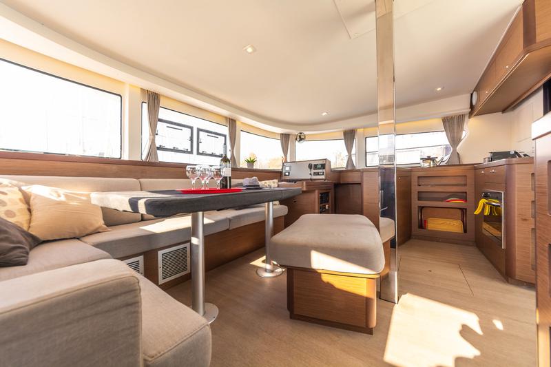 Book yachts online - catamaran - Lagoon 42 A/C &amp; GEN. - KARTERIA - rent