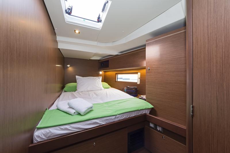 Book yachts online - sailboat - Oceanis 51.1 (5+1 cab) A/C &amp; GEN - YRIA - rent