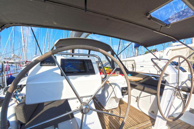 Book yachts online - sailboat - Hanse 455 - CAITLIN OF LORNE - rent