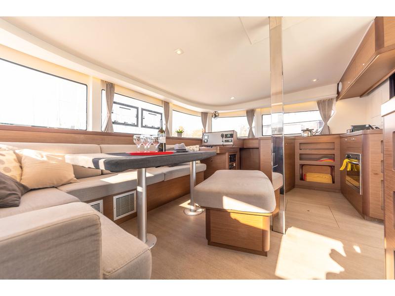 Book yachts online - catamaran - Lagoon 42 A/C &amp; GEN. - Four Seasons - rent
