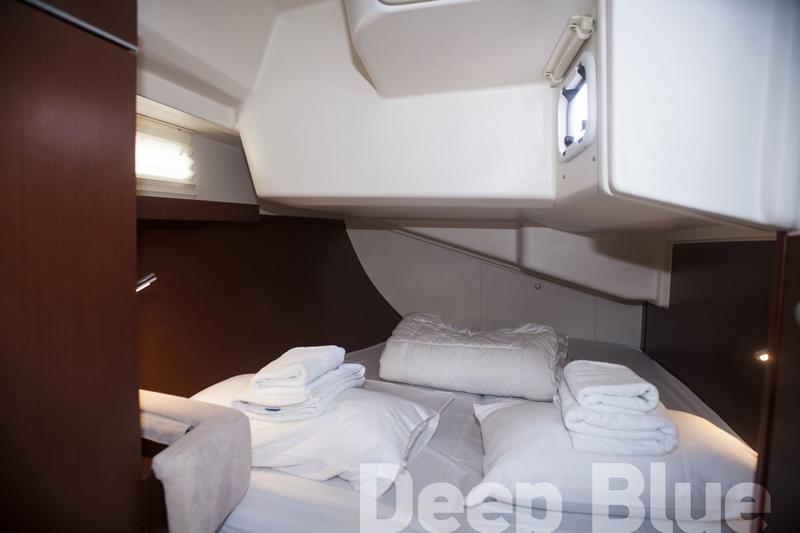 Book yachts online - sailboat - Hanse 415 - Deep Blue - rent