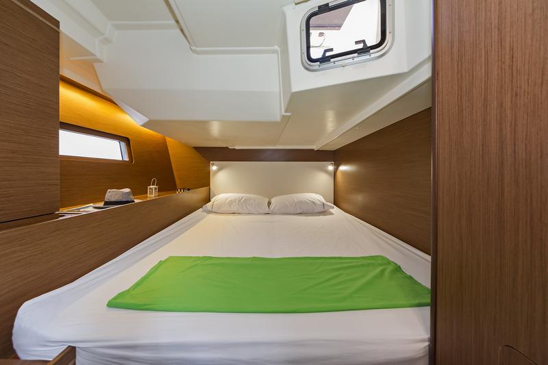 Book yachts online - sailboat - Oceanis 51.1 (5+1 cab) A/C &amp; GEN - FREYJA - rent