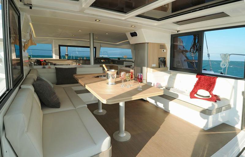 Book yachts online - catamaran - Bali 4.1 - GOLDEN WATERS - rent