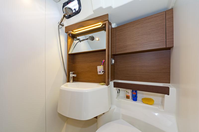 Book yachts online - sailboat - Oceanis 51.1 (5+1 cab) A/C &amp; GEN - CUBA LIBRE - rent