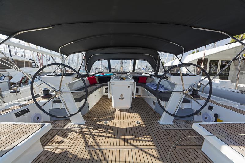 Book yachts online - sailboat - Oceanis 51.1 (5+1 cab) A/C &amp; GEN - CUBA LIBRE - rent