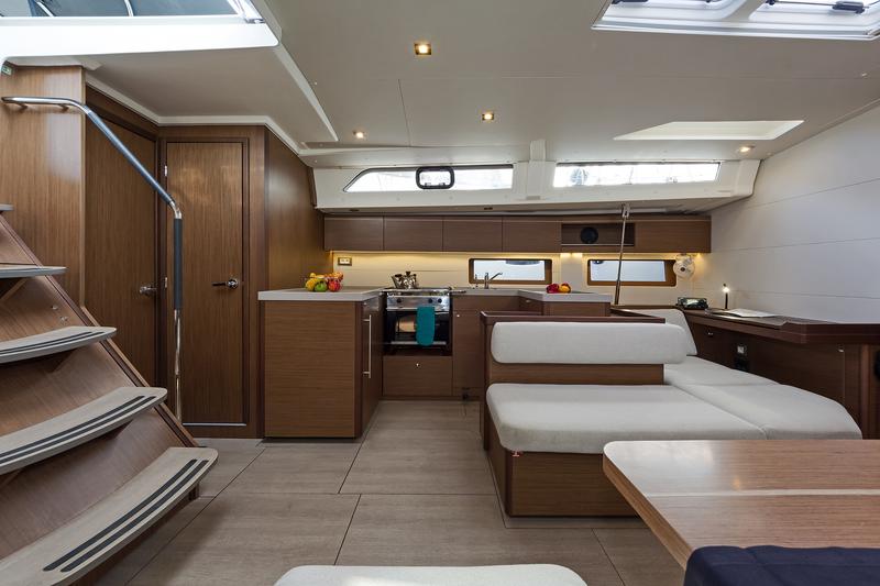 Book yachts online - sailboat - Oceanis 51.1 (5+1 cab) A/C &amp; GEN - CUBA LIBRE - rent