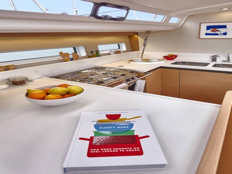 Book yachts online - sailboat - Sun Odyssey 440 - TOLINHO - rent