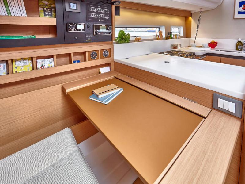 Book yachts online - sailboat - Sun Odyssey 440 - TOLINHO - rent
