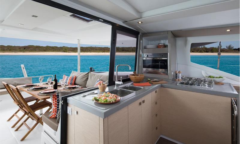 Book yachts online - catamaran - Lucia 40 - E.S. II - rent