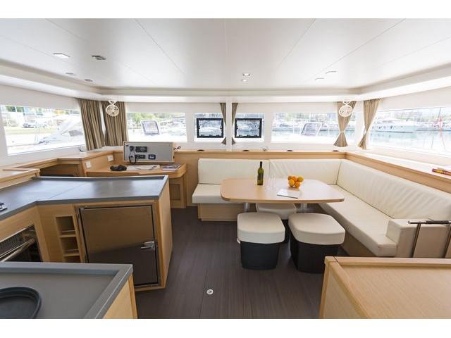 Book yachts online - catamaran - Lagoon 450 Fly A/C &amp; GEN - NEMESIS - rent