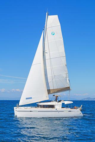Book yachts online - catamaran - Lagoon 450 Fly A/C &amp; GEN - THETIS - rent