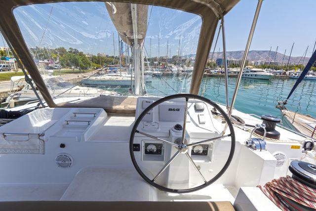 Book yachts online - catamaran - Lagoon 450 Fly A/C &amp; GEN - THETIS - rent