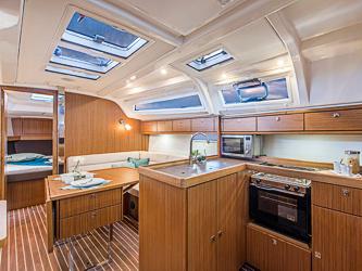 Book yachts online - sailboat - Bavaria Cruiser 37* - TWO - rent
