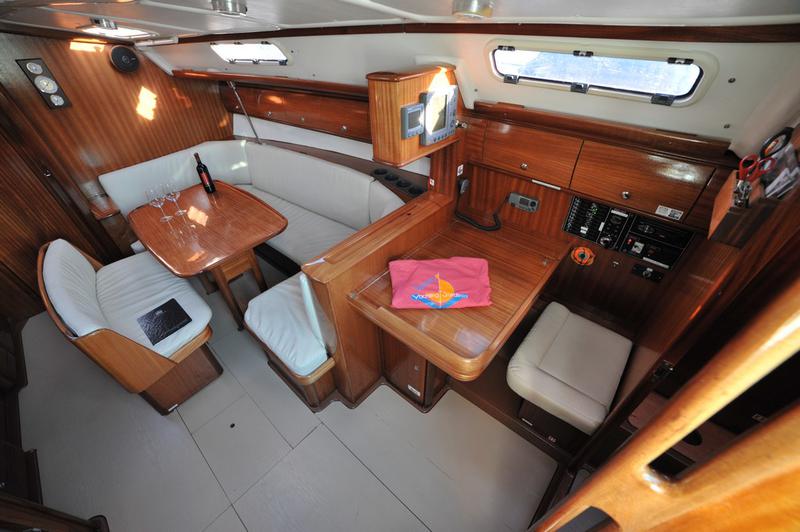 Book yachts online - sailboat - Bavaria 38 - Tommy  - rent
