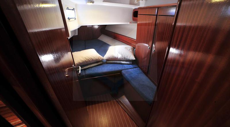 Book yachts online - sailboat - Bavaria 38 - Tommy  - rent