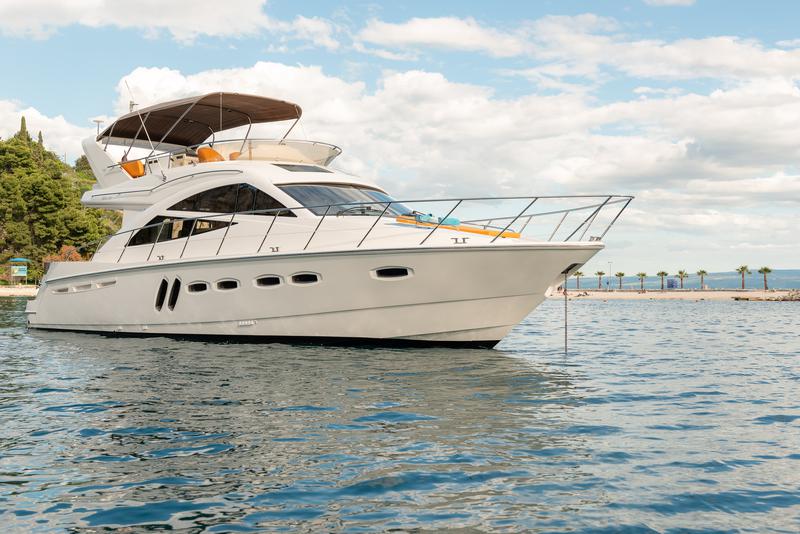 Book yachts online - motorboat - Sealine T 50 - Maja - rent