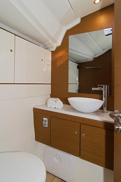 Book yachts online - sailboat - Jeanneau 51 "LUXE" - Alkatan - rent