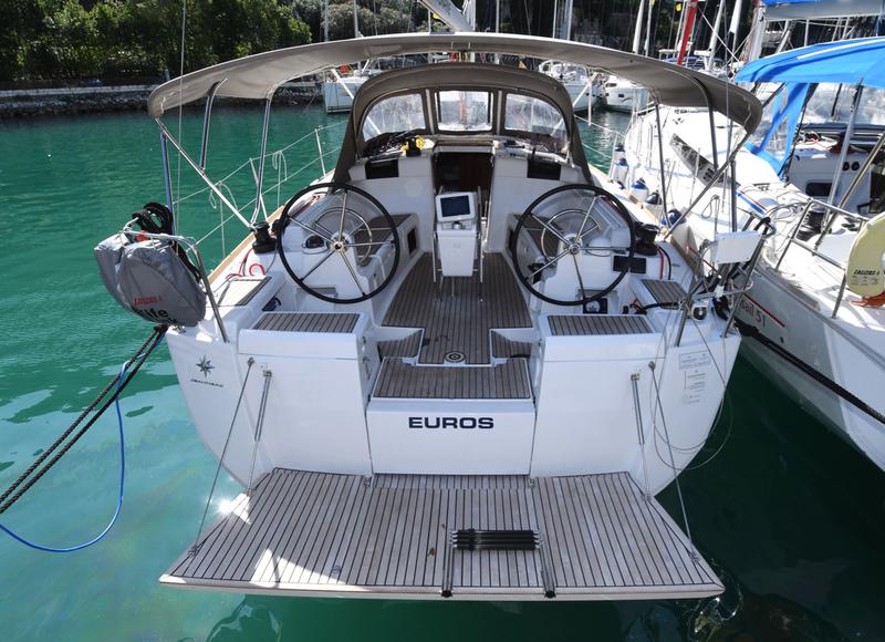 Book yachts online - sailboat - Sun Odyssey 419 - Euros - rent