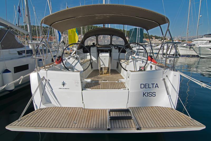 Book yachts online - sailboat - Sun Odyssey 389 - Delta Kiss - rent