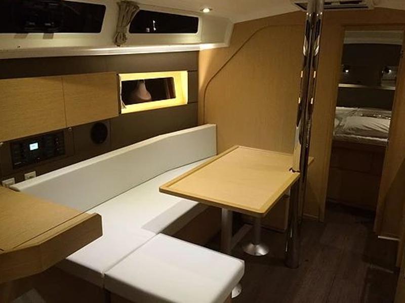 Book yachts online - sailboat - Oceanis 38 - Felina - rent