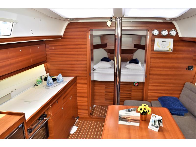 Book yachts online - sailboat - Dufour 382 GL - TORTUGA - rent
