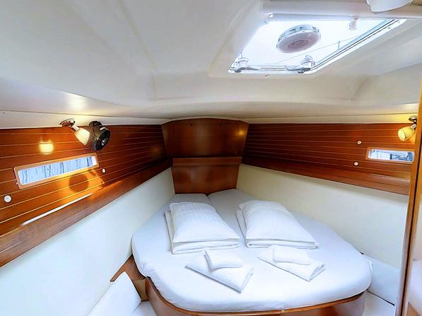 Book yachts online - sailboat - Dufour 425 Grand Large - Animato - rent