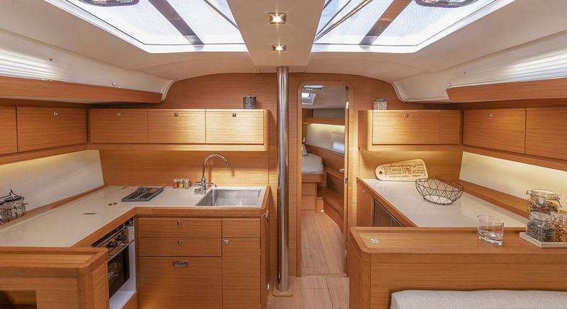 Book yachts online - sailboat - Dufour 430 Grand Large - CALYPSO - rent