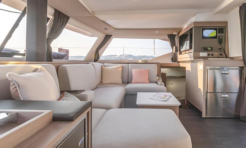 Book yachts online - catamaran - Isla 40 - Angelica - rent