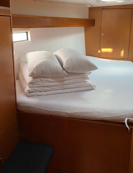 Book yachts online - sailboat - Bavaria Cruiser 41 - Pearl - rent