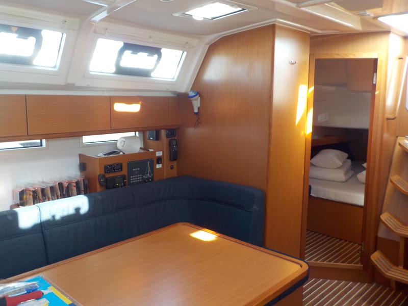 Book yachts online - sailboat - Bavaria Cruiser 46 - Mondo - rent
